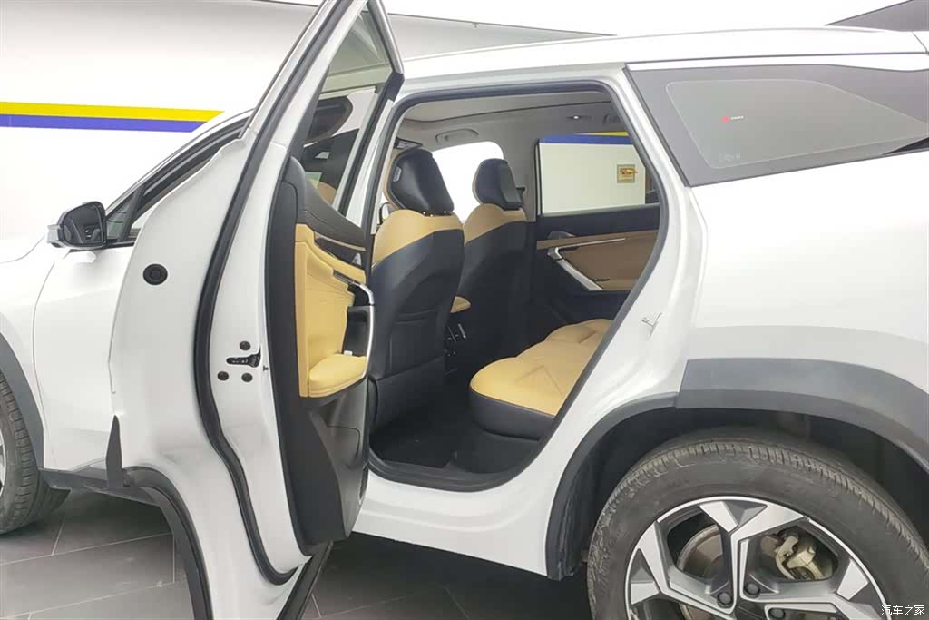 Geely Boyue, 2023 11