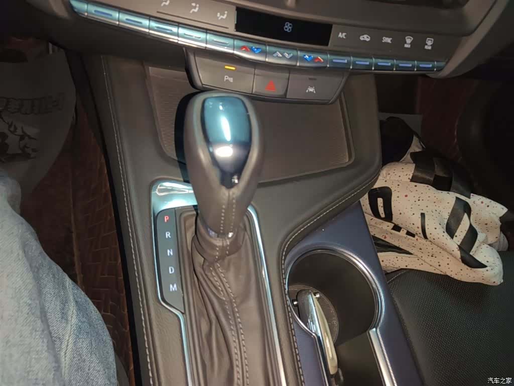 Cadillac CT4, 2023 13