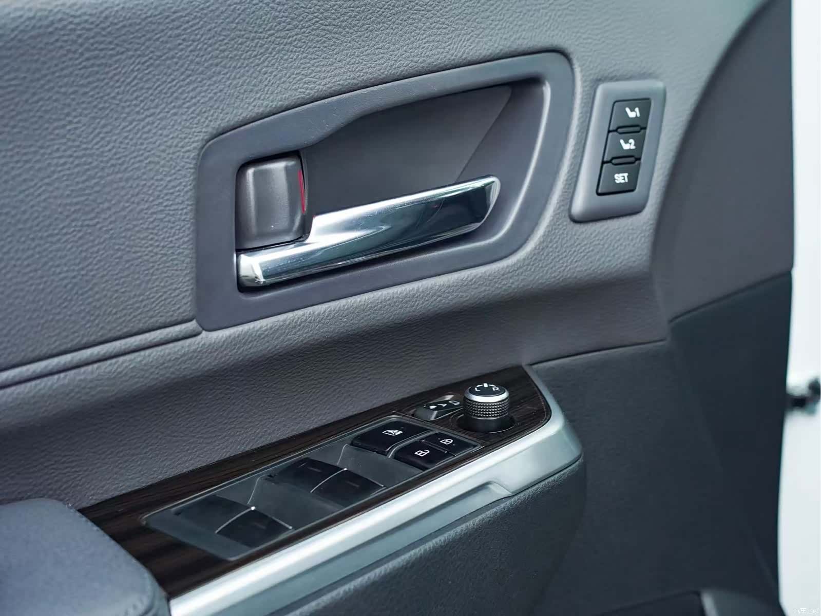 Toyota Granvia, 2023 19