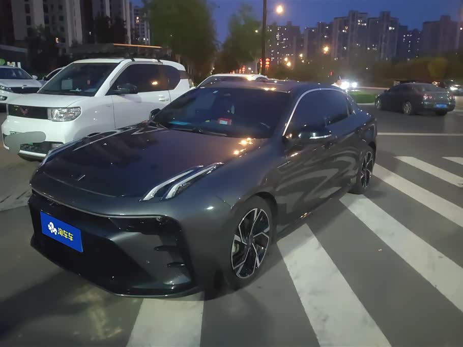 Lynk & Co 03