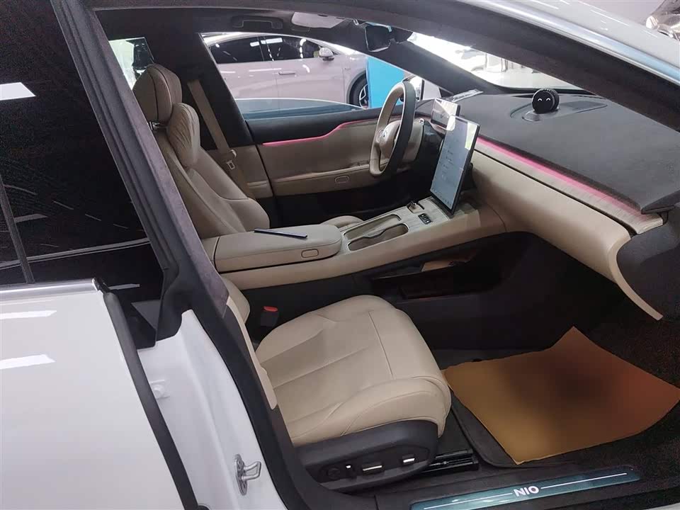 NIO ET7