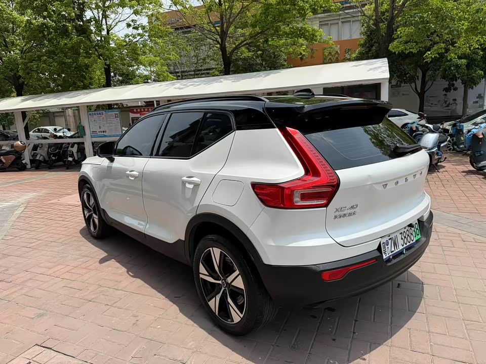 Volvo XC40