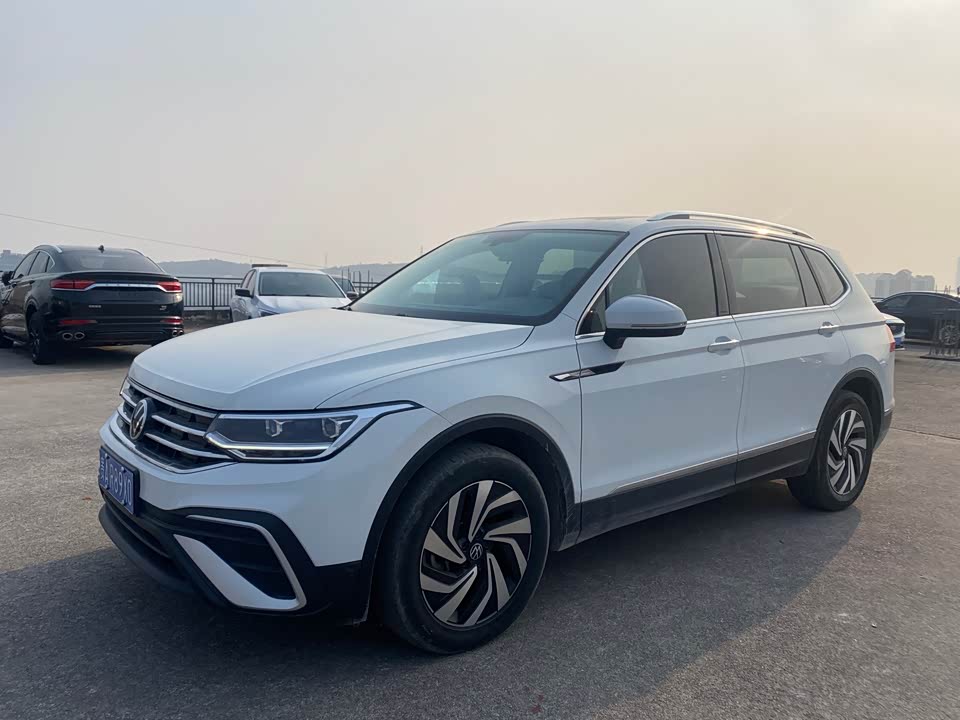 Volkswagen Tiguan L