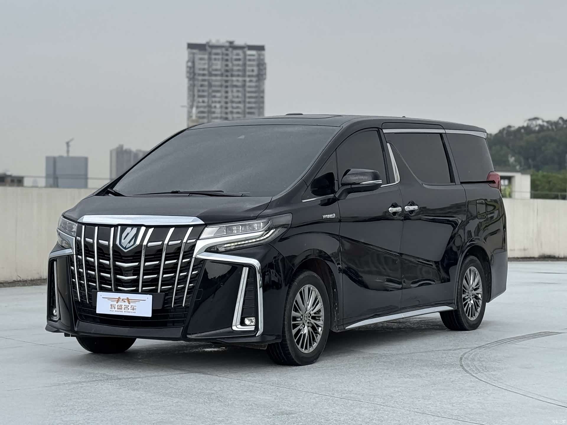 Toyota Alphard, 2022 1
