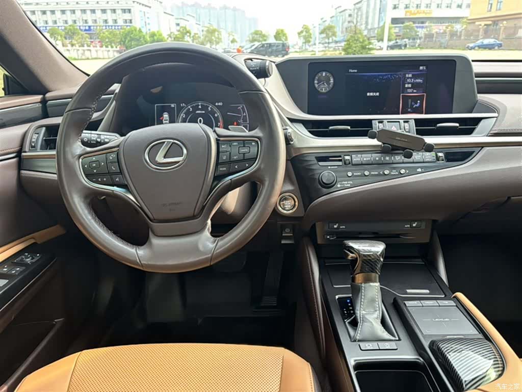 Lexus ES, 2020 13