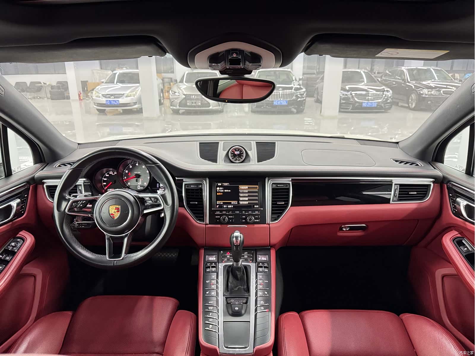 Porsche Macan, 2015 11