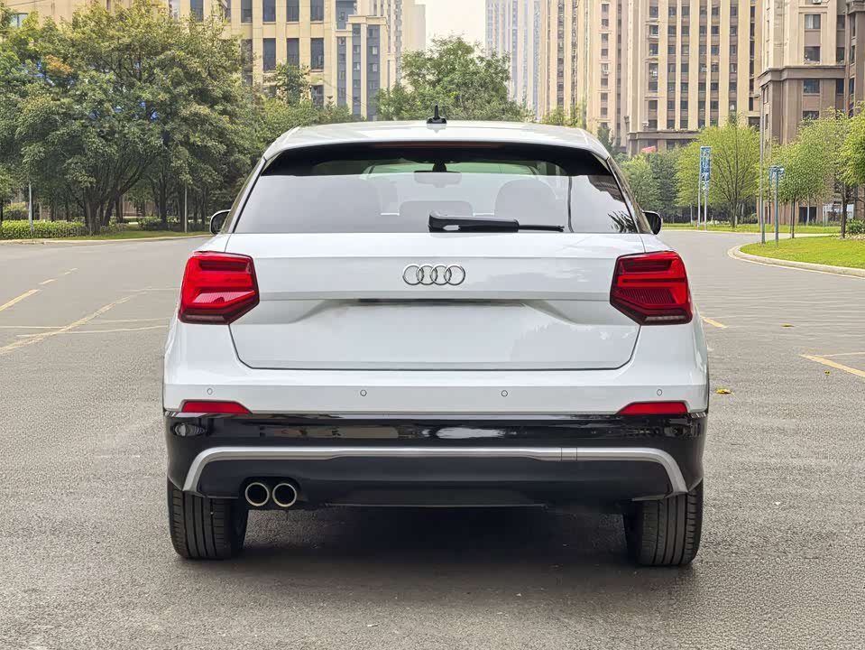 Audi Q2L