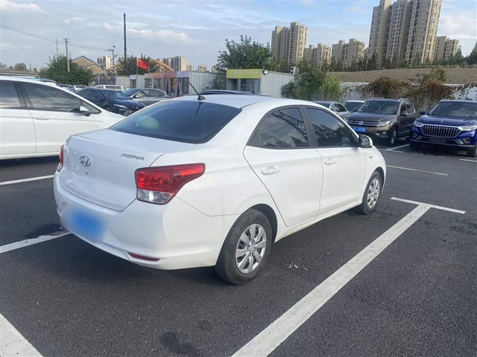 Hyundai Rena