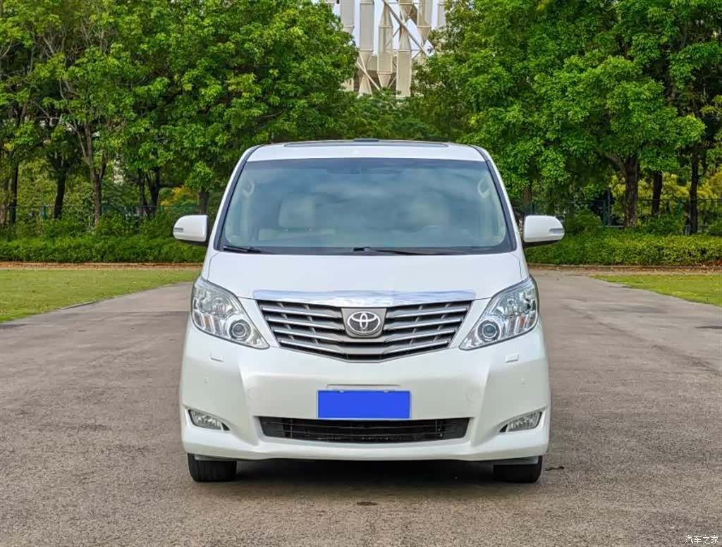 Toyota Alphard, 2010 2