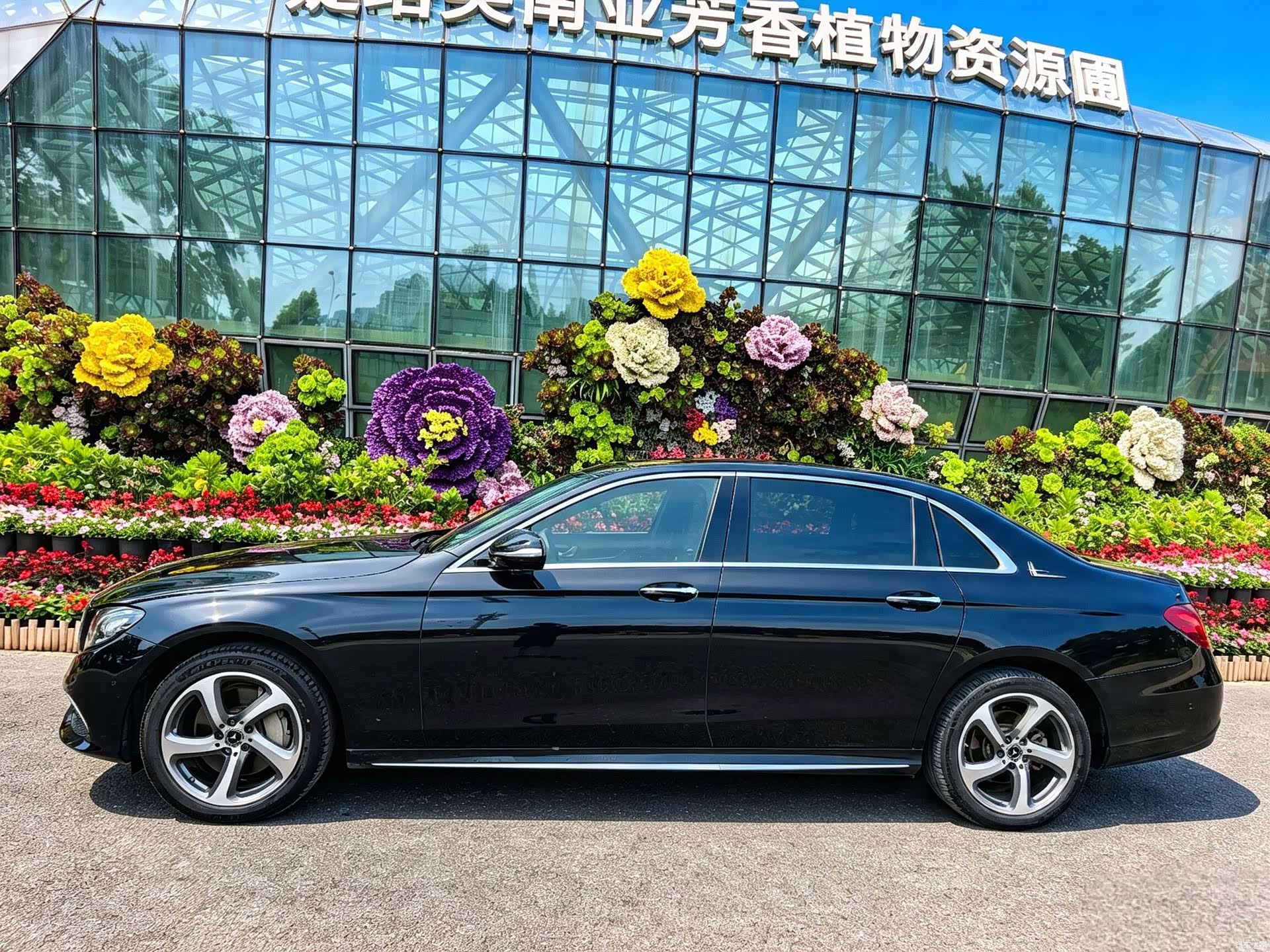 Mercedes-Benz E-Class, 2019 3