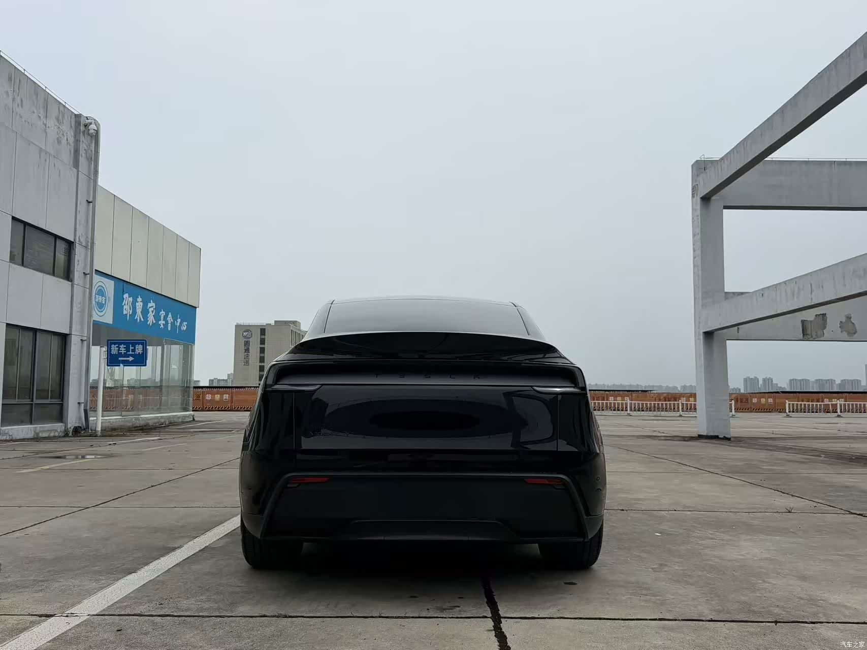 Tesla Model Y, 2026 8