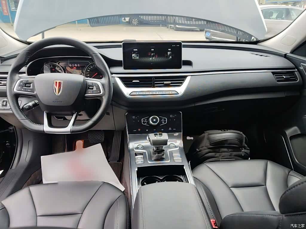 Hongqi H5, 2022 10