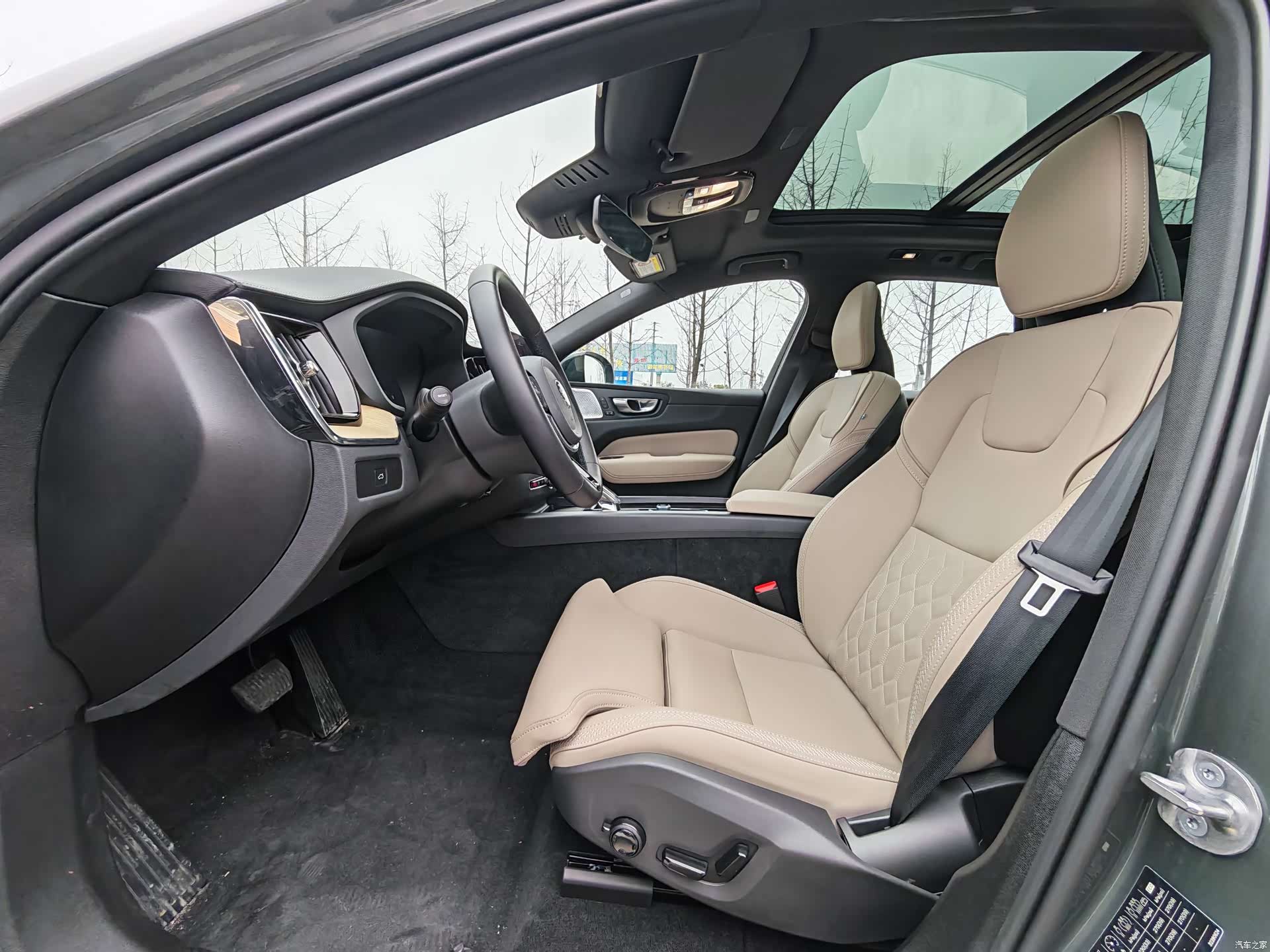 Volvo XC60, 2025 25