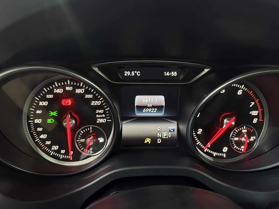 Mercedes-Benz GLA Mercedes-Benz GLA