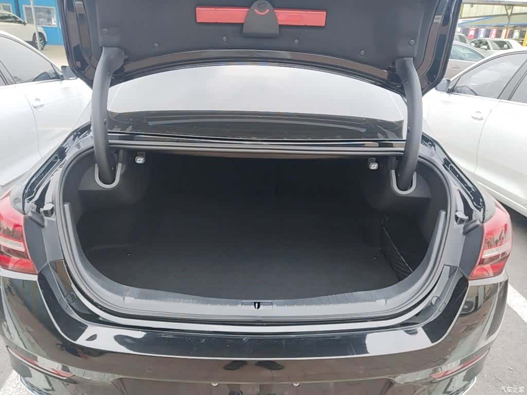 Hongqi H5, 2022 19