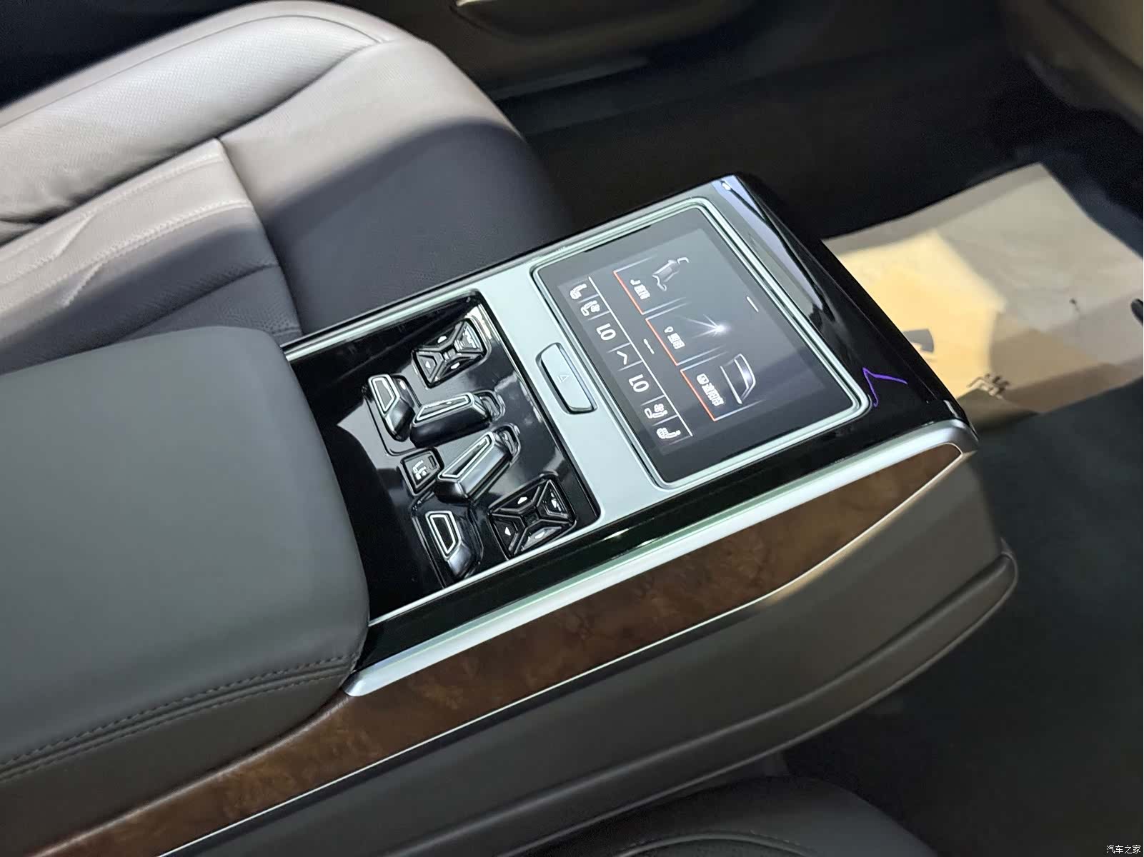 Audi A8L, 2018 11