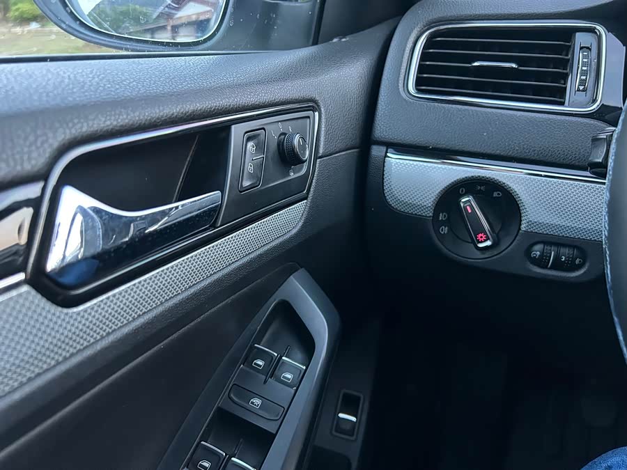 Volkswagen Sagitar 2016, фото 18