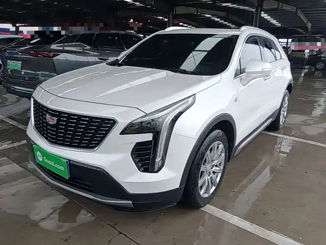 Cadillac XT4 2022 — купить из Китая под заказ