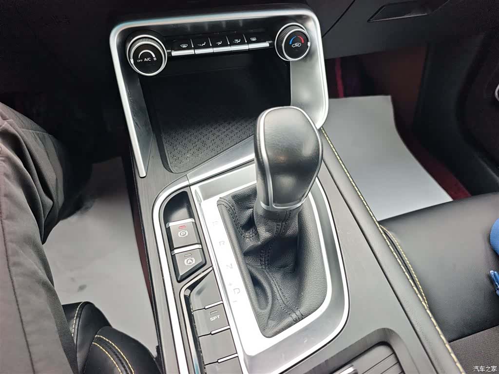 Geely Binray, 2022 7