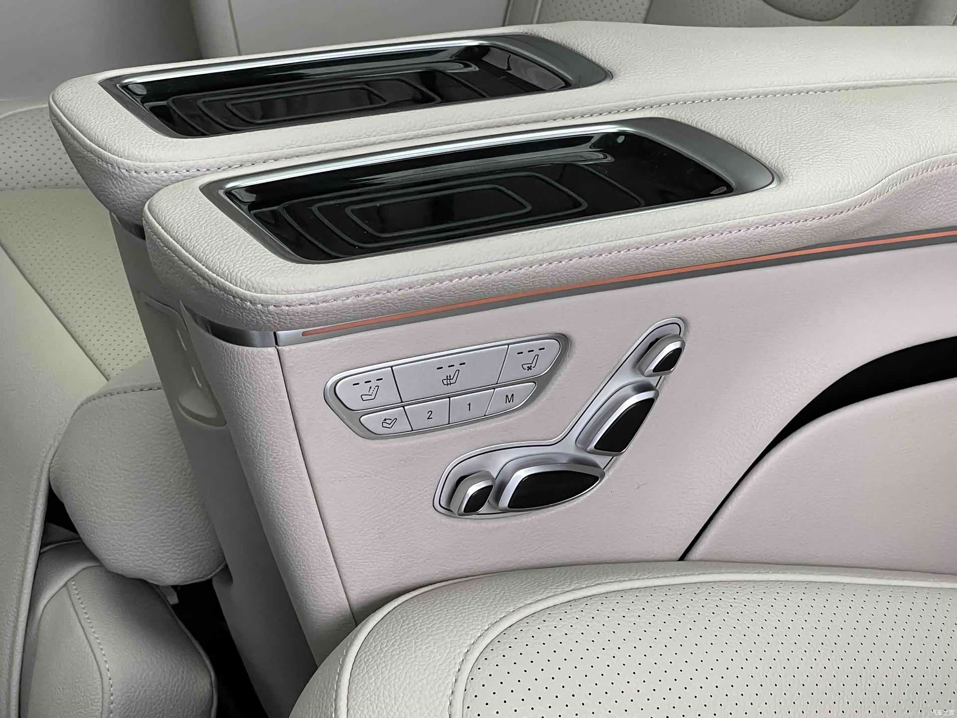 Mercedes-Benz V-Class, 2022 14