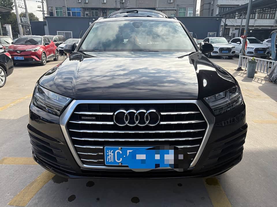 Audi Q7