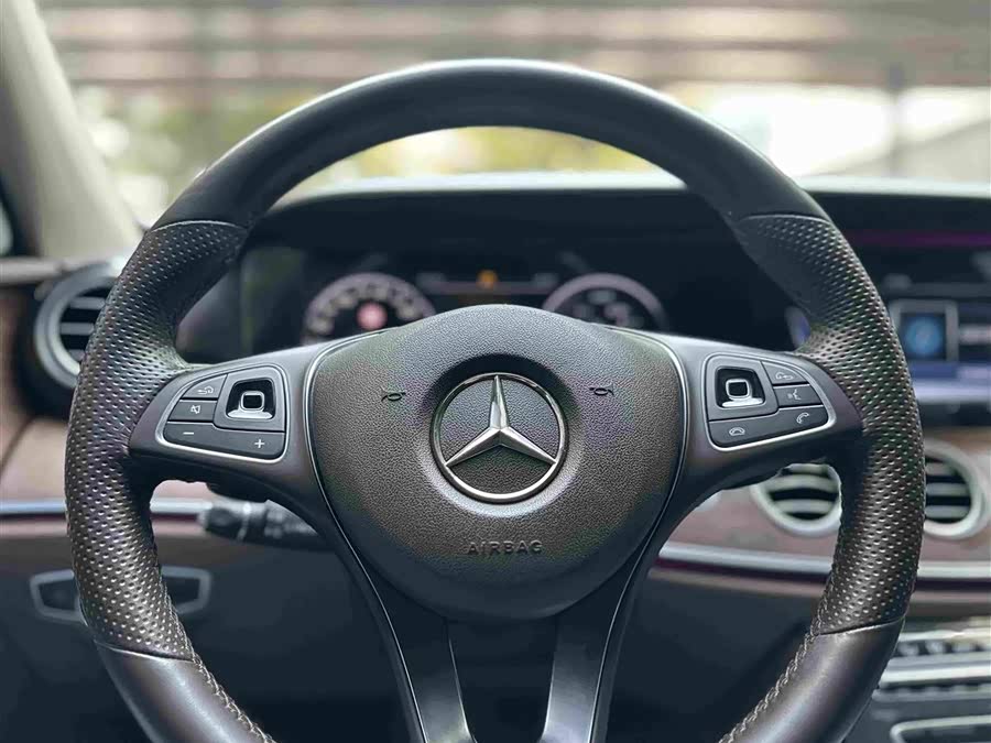 Mercedes-Benz E-Class 2016, фото 13