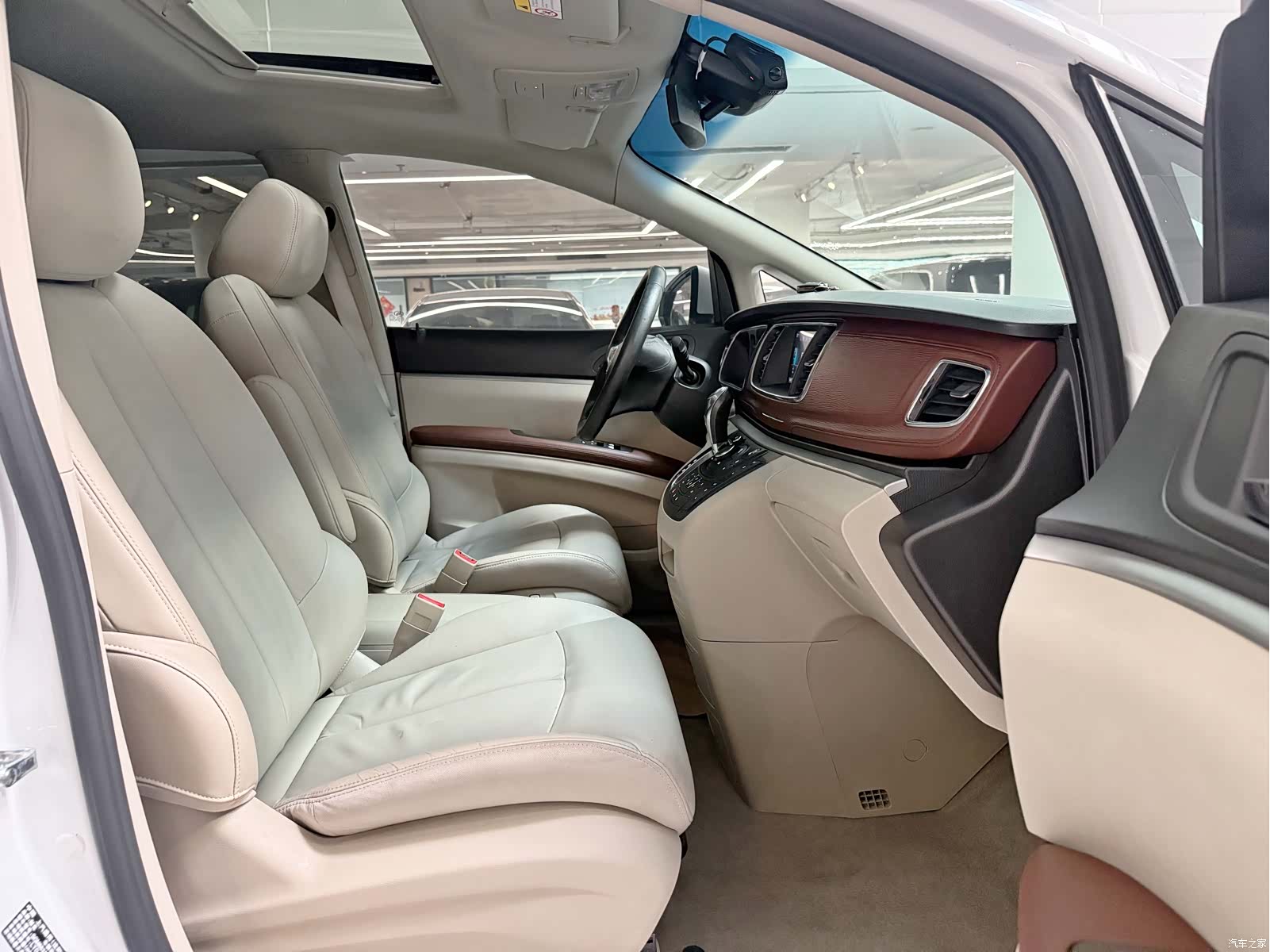 Buick GL8, 2019 9