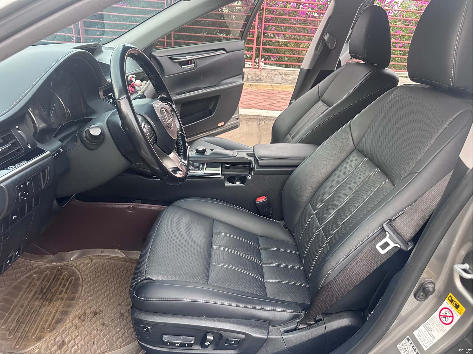 Lexus ES, 2016 8