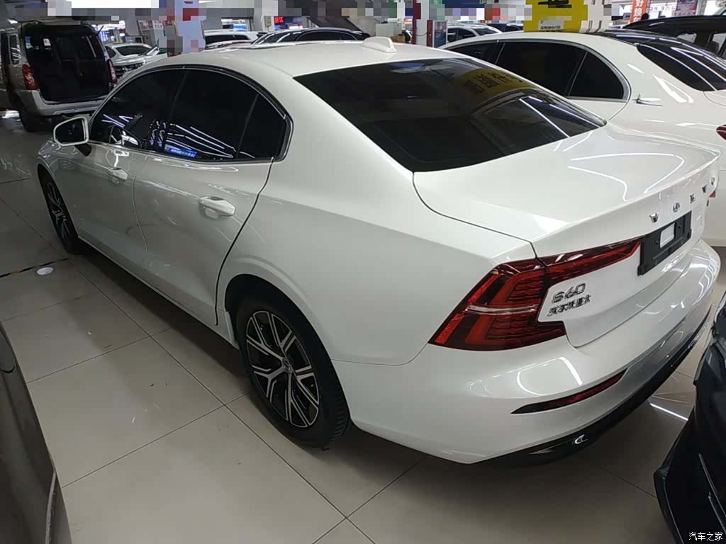 Volvo S60, 2024 все фото