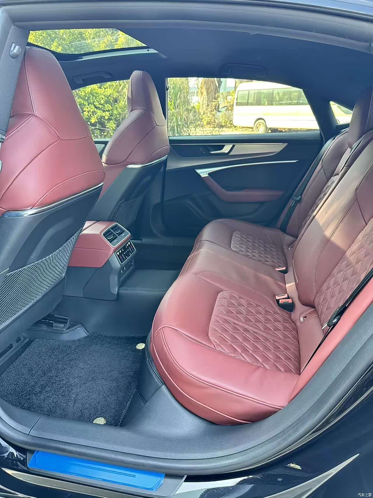 Audi A7L, 2023 9