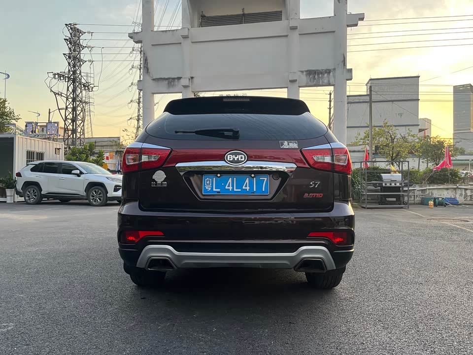 BYD S7