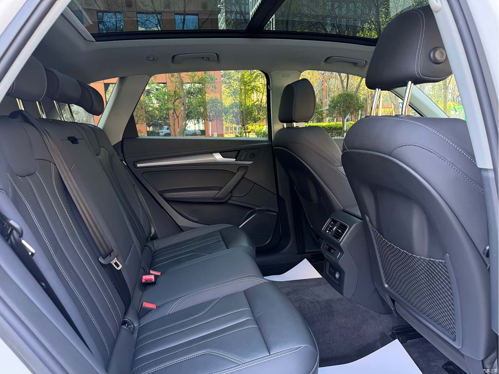 Audi Q5L, 2022 13
