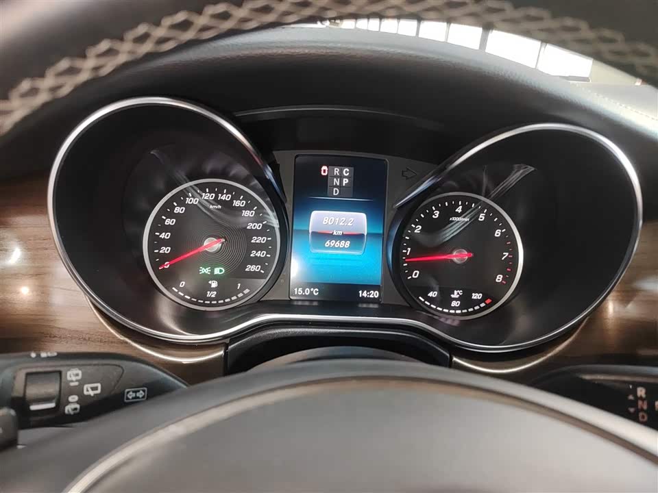 Mercedes-Benz V-class