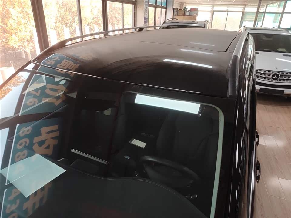 Mercedes-Benz V-class