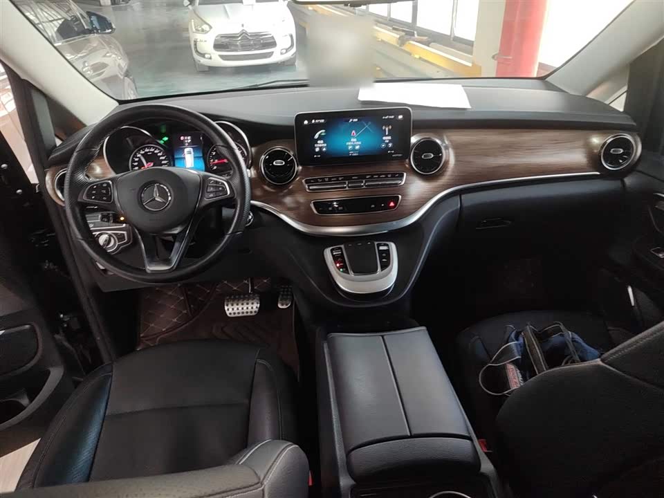 Mercedes-Benz V-class