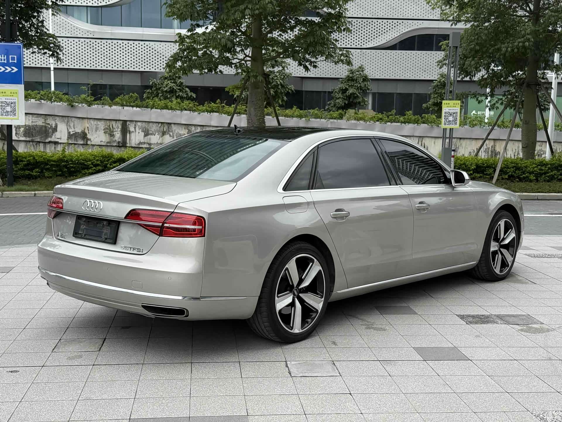 Audi A8L, 2015 4