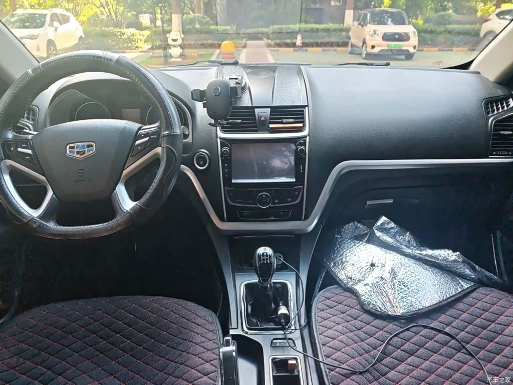 Geely Emgrand, 2015 10