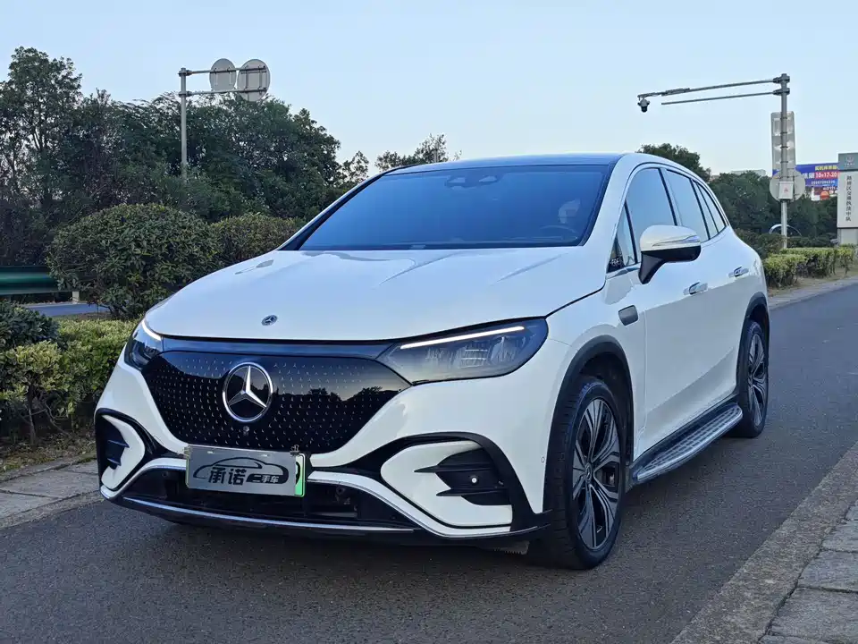 Mercedes-Benz EQE SUV