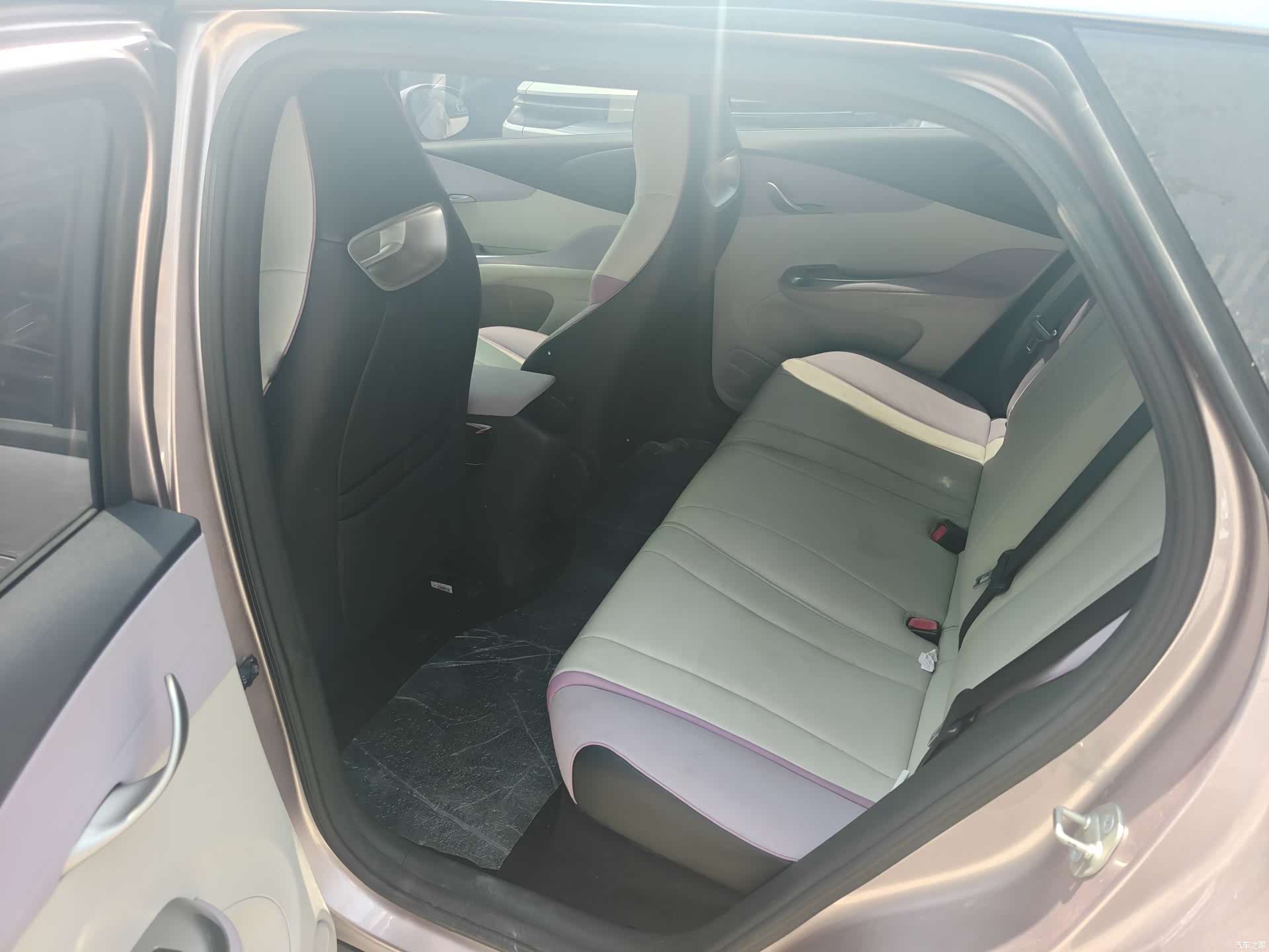 BYD Dolphin, 2022 8