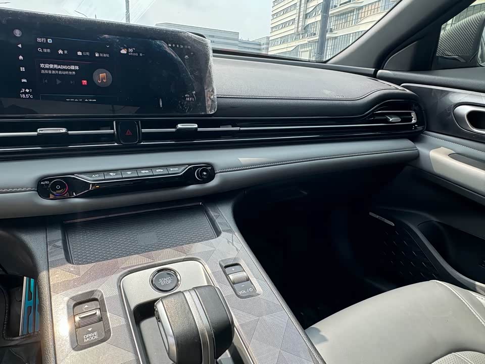 Trumpchi Shadow Leopard