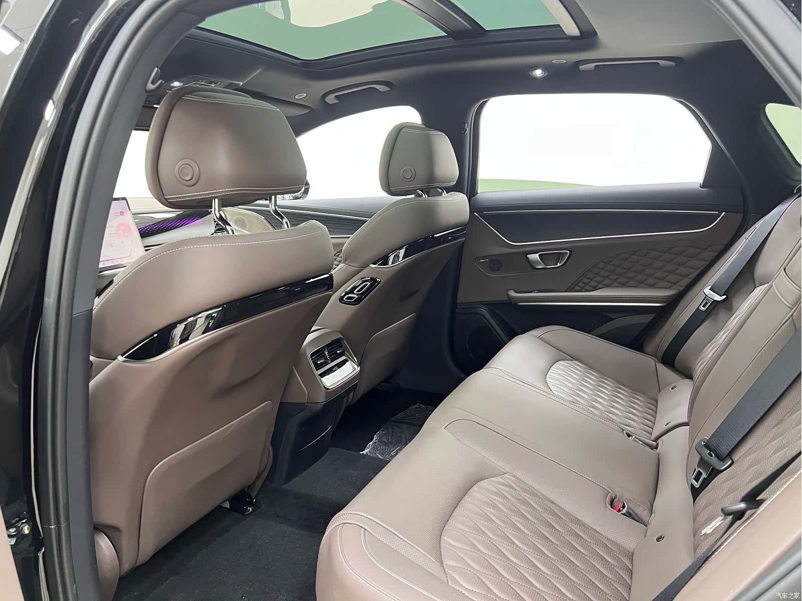 BYD Han, 2024 19