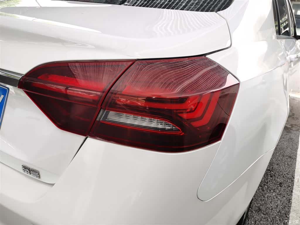Geely Emgrand, 2021 8