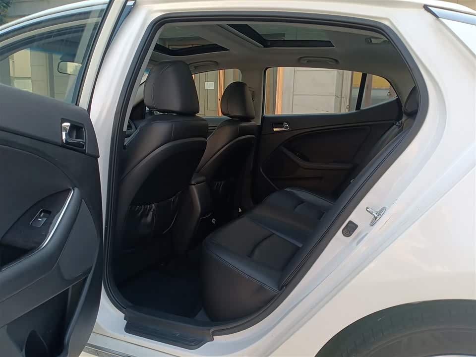 Kia K5 Kia K5