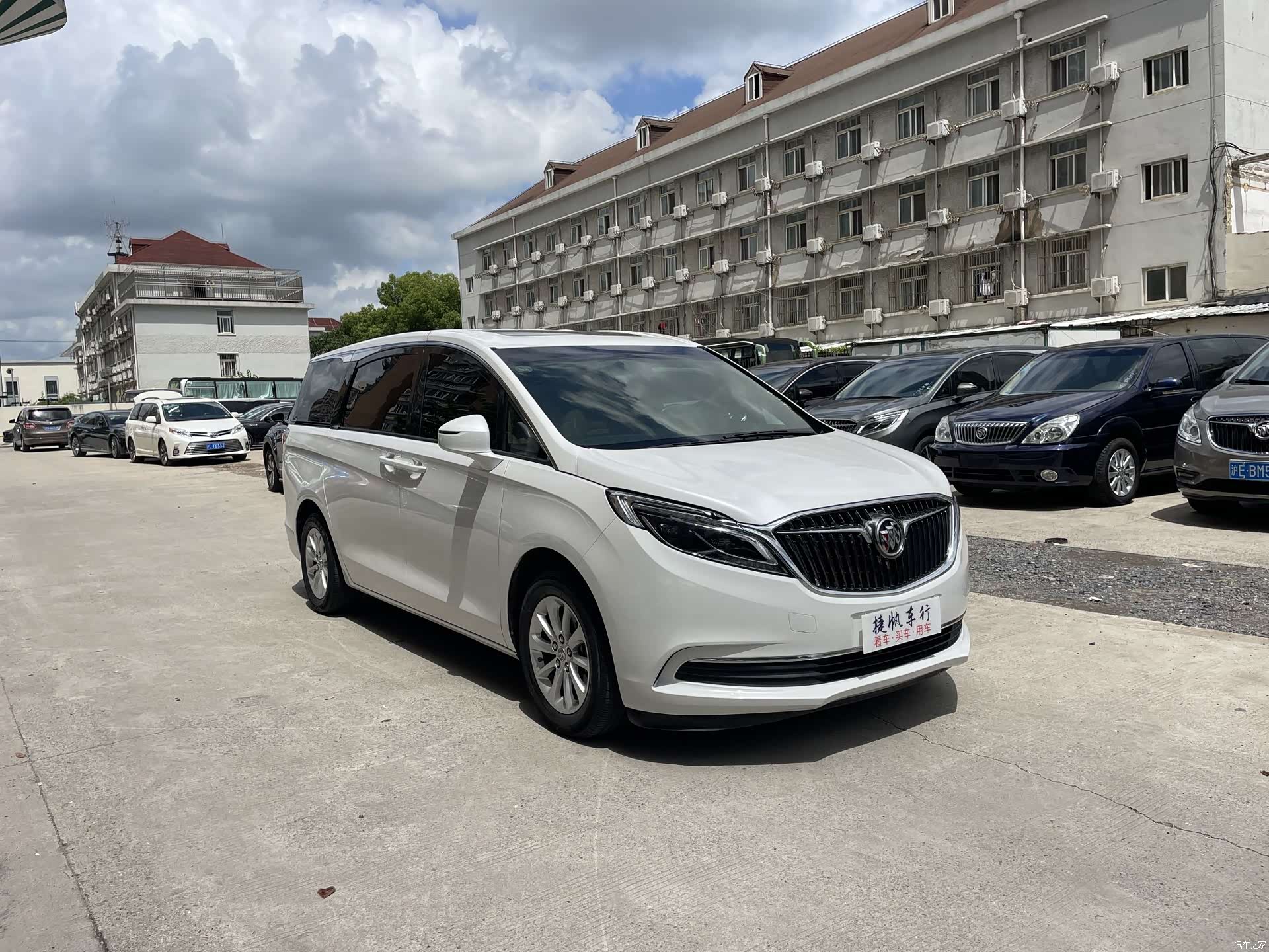 Buick GL8, 2018 3