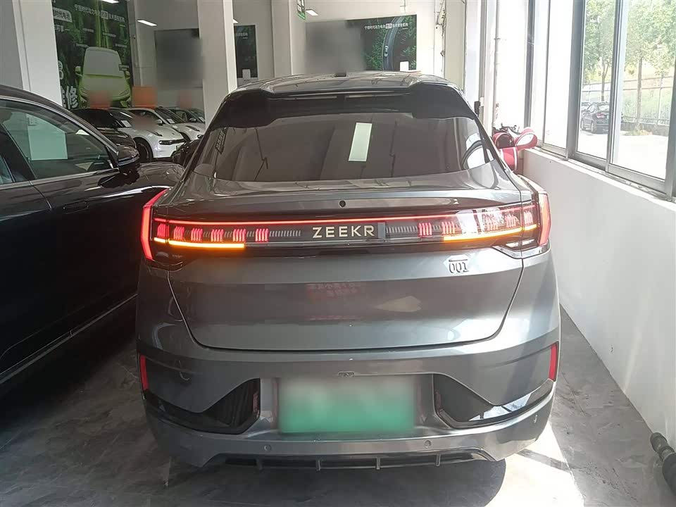 Zeekr 001