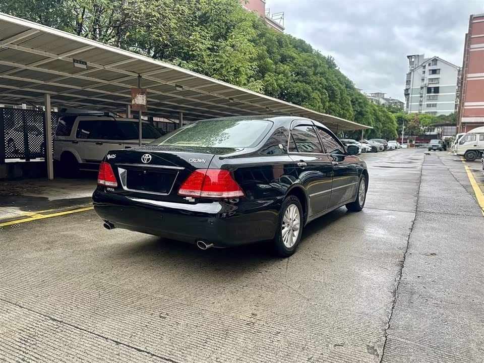 Toyota crown