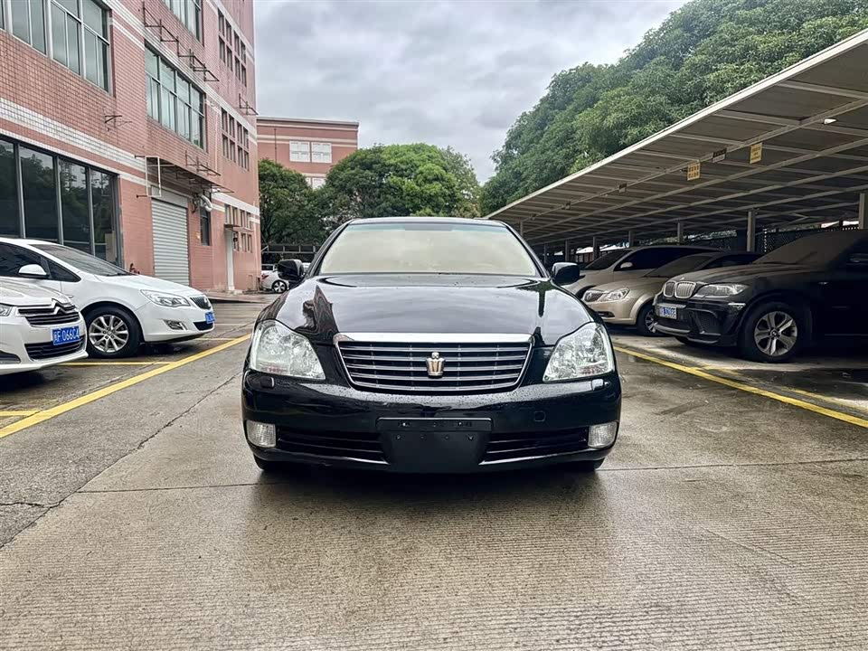 Toyota crown