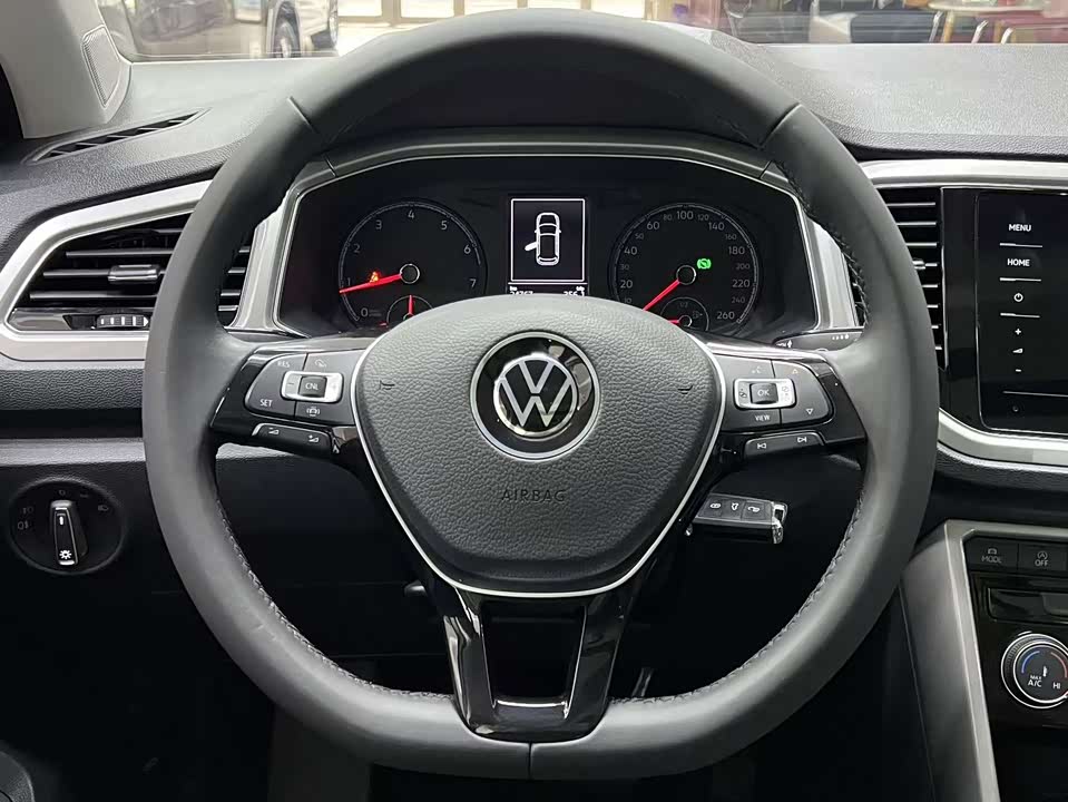 Volkswagen T-ROC exploring Songs