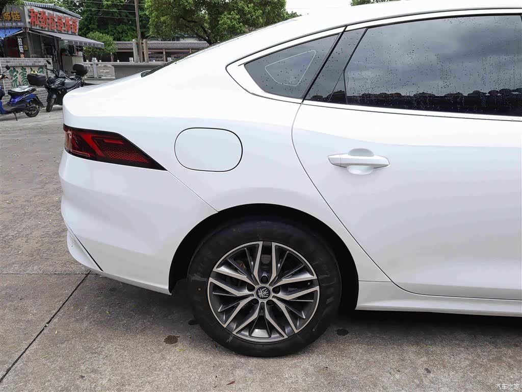 BYD Qin, 2024 28