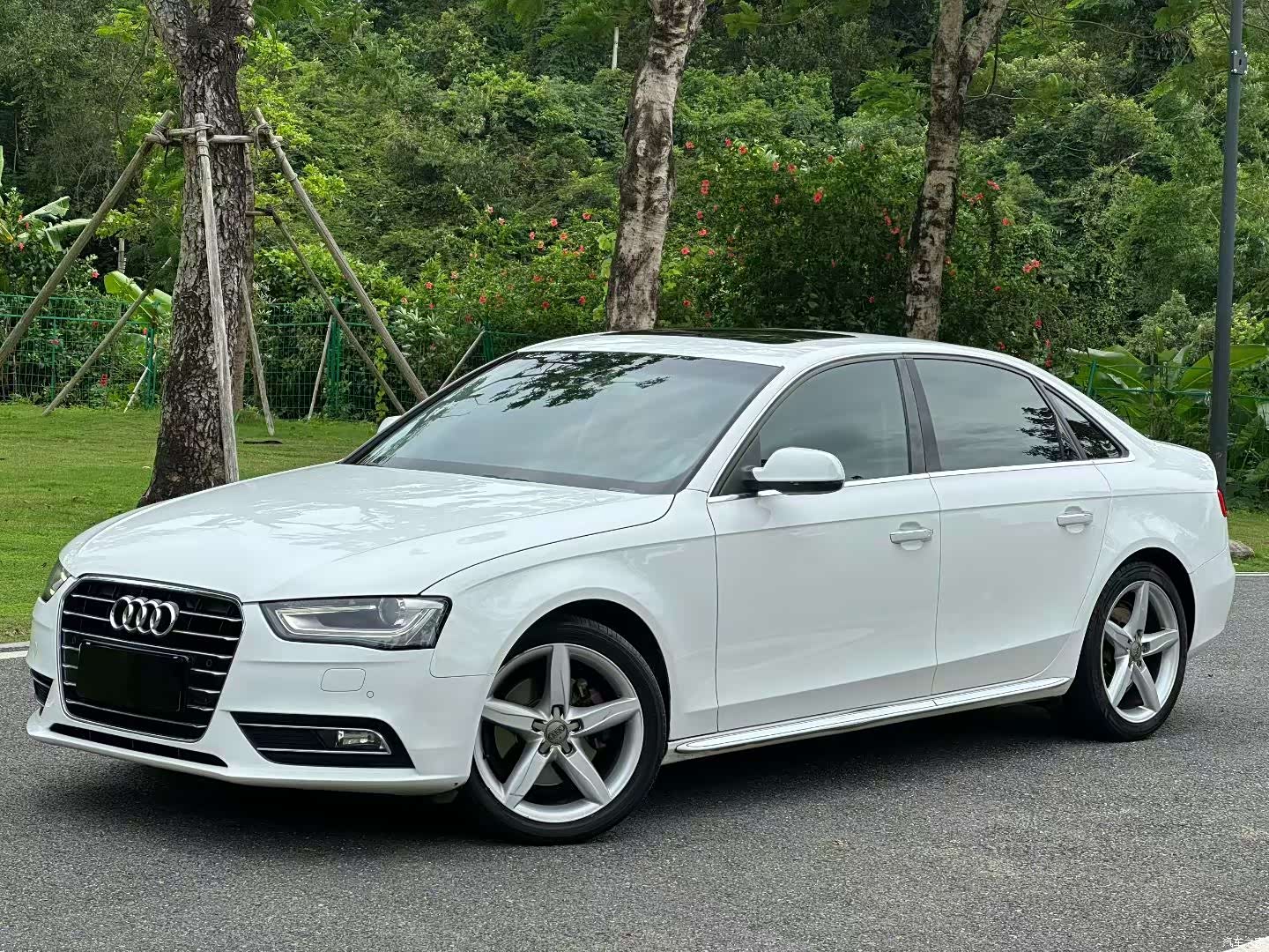 Audi A4L, 2015 1